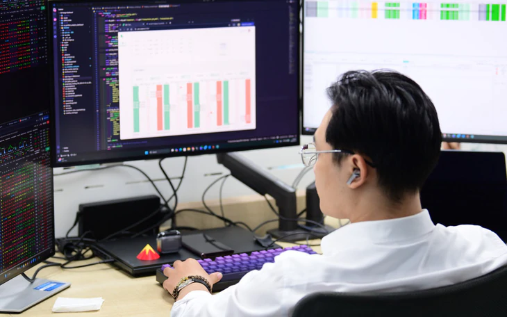 Đọc nhanh 10-9: Giá dầu vọt lên 101 USD/thùng, vàng bật tăng trở lại - Ảnh 3.