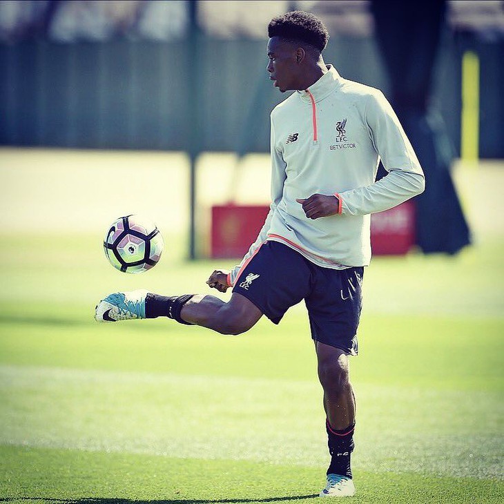 Cựu cầu thủ Liverpool đăng bài tìm việc trên mạng xã hội - Ảnh 1.