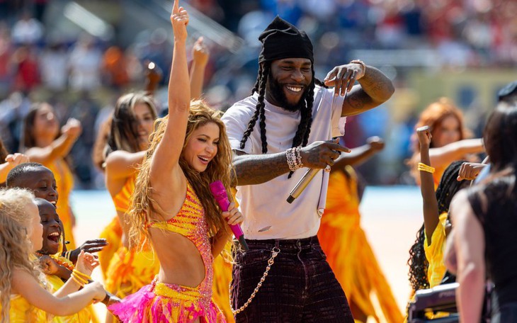 Shakira lập kỷ lục với tour diễn mới - Ảnh 5.