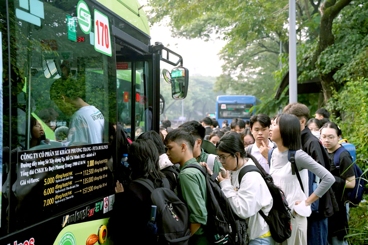 TP.HCM xây dựng mô hình xe buýt đón, trả khách linh hoạt qua ứng dụng - Ảnh 3.