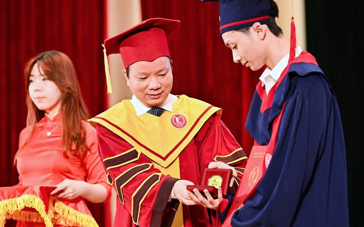 Đôi bạn thân cùng tốt nghiệp thủ khoa 4.0/4.0 Bách khoa Hà Nội - Ảnh 3.