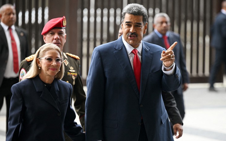 Ông Trump lần đầu gặp Tổng thống lâm thời Venezuela - Ảnh 2.
