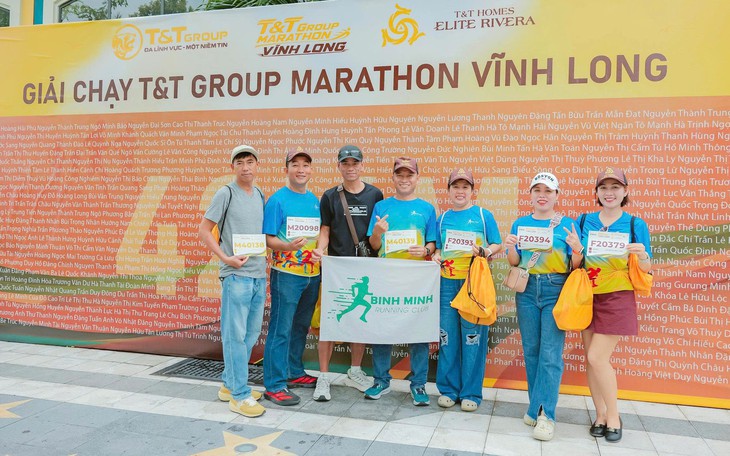 Những khoảnh khắc đáng nhớ trên đường chạy T&T Group Marathon Vĩnh Long - Ảnh 12.