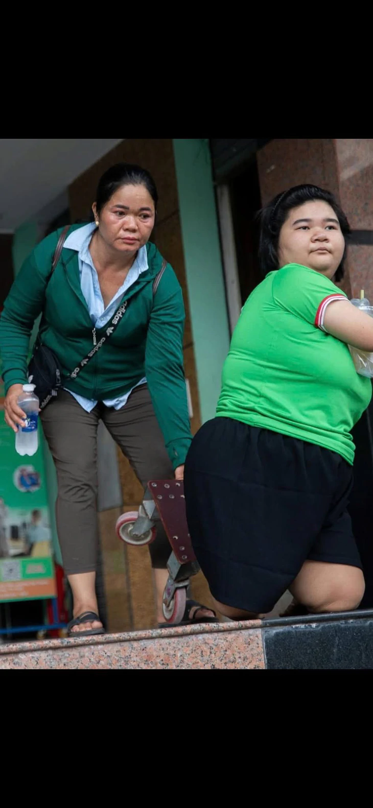 Thư đăng ký học bổng tự viết trên máy tính của tân sinh viên khiếm khuyết tay chân - Ảnh 5.