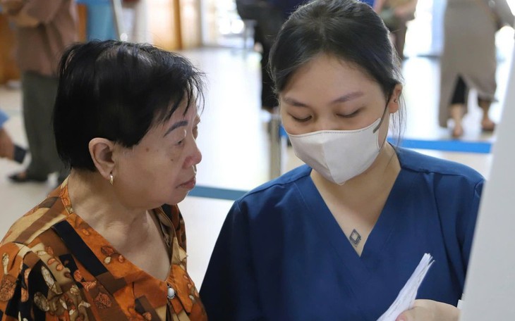 Người dân phản ảnh thuốc bảo hiểm y tế tại tuyến cơ sở còn ít: Bộ Y tế nói gì? - Ảnh 2.