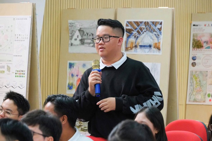 Cán bộ Đoàn - Hội trường học bàn cách 'giữ lửa' phong trào, đồng hành cùng sinh viên - Ảnh 2.