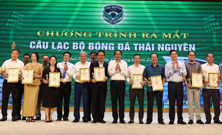 Từ trợ lực ban đầu đến sự chung tay của hơn 30 doanh nghiệp tại CLB Thái Nguyên - Ảnh 2.