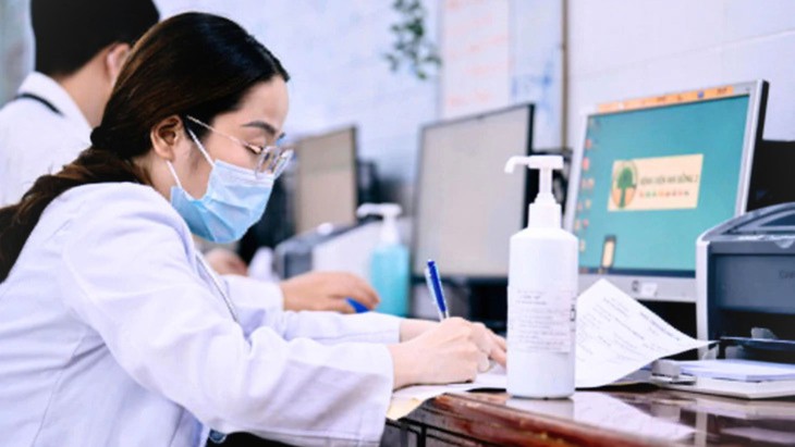 Nên đào tạo bác sĩ nội trú và bác sĩ chuyên sâu như thế nào để Việt Nam nhiều bác sĩ giỏi?  - Ảnh 1.