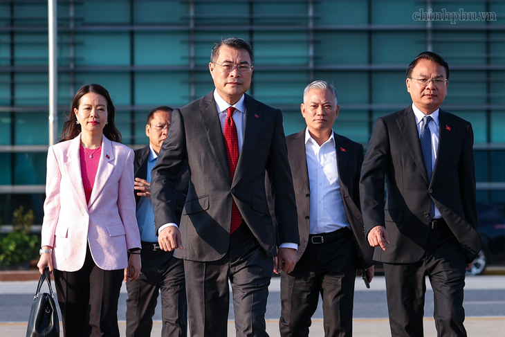 Thủ tướng Lê Minh Hưng lên đường dự Hội nghị thượng đỉnh BRICS tại Ấn Độ - Ảnh 3.
