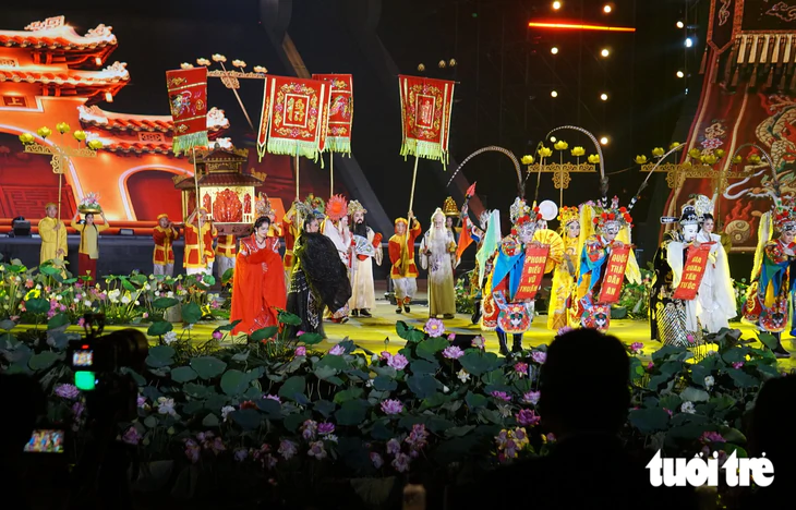 Festival Thăng Long - Hà Nội lần thứ II khai mạc mãn nhãn - Ảnh 2.