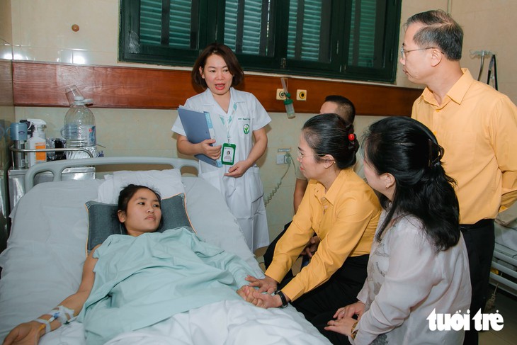 Nghệ An kêu gọi hỗ trợ hơn 2 tỉ đồng cho cô giáo phải cắt một chân - Ảnh 3.