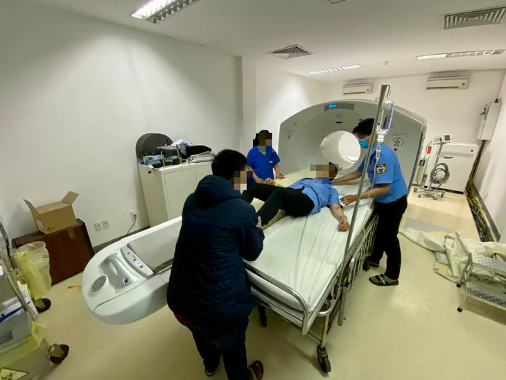 Không chỉ 2 đầu đất nước, 'ông trùm' y tế Việt Mỹ còn trúng thầu hàng loạt tại miền Trung - Tây Nguyên - Ảnh 2.