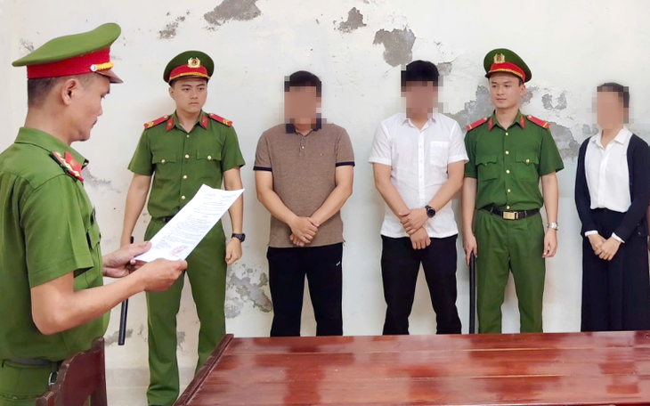 (nháp) Hình ảnh Nguyễn Quang Hoàng – Tổng giám đốc GFDI cùng thuộc cấp được áp giải tới tòa - Ảnh 3.