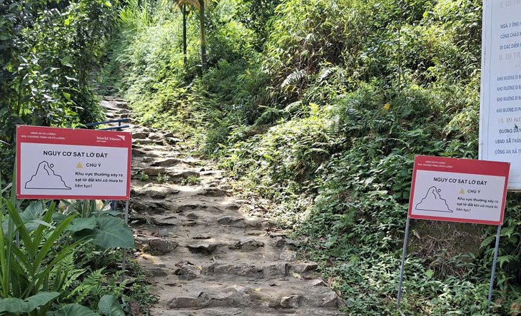 Không đưa du khách tham quan hang Dơi ở Pù Luông vì đá rơi nguy hiểm - Ảnh 2.