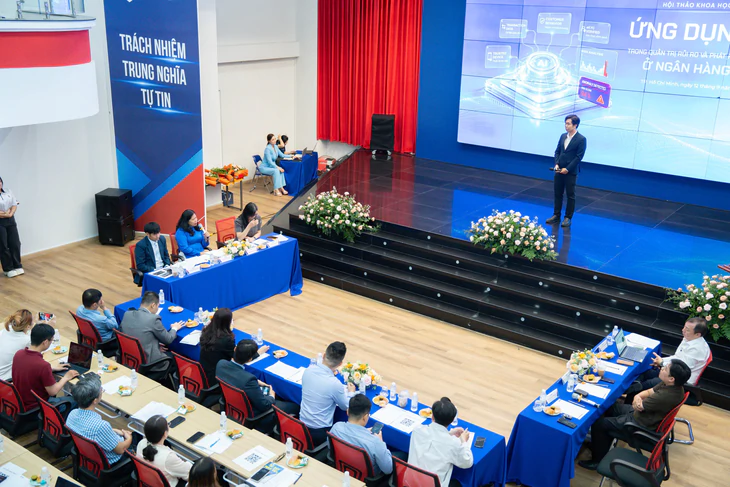 Sinh viên học cách giữ tài khoản ngân hàng trước những chiêu lừa số ra sao? - Ảnh 1.