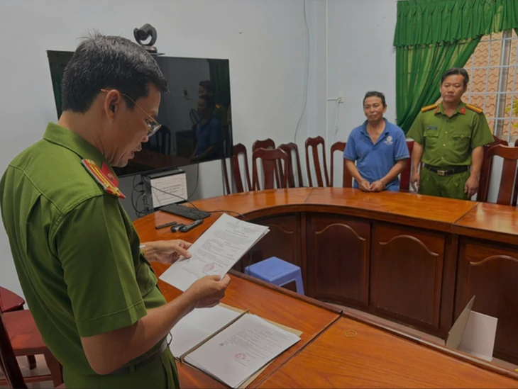 Mâu thuẫn chuyện bán nhà, người đàn ông 55 tuổi câu điện dí vào cháu ruột nhằm mục đích giết người - Ảnh 1.