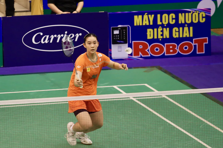 'Hot girl cầu lông' Thái Lan tạo địa chấn, vào chung kết Vietnam Open - Ảnh 2.