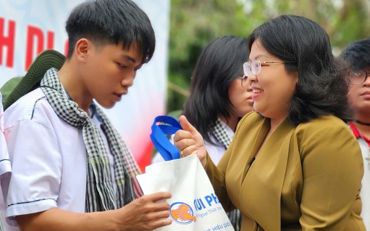 Chào cờ nơi đầu sóng ngọn gió, tiếp lửa tình yêu Tổ quốc cho thế hệ trẻ - Ảnh 6.