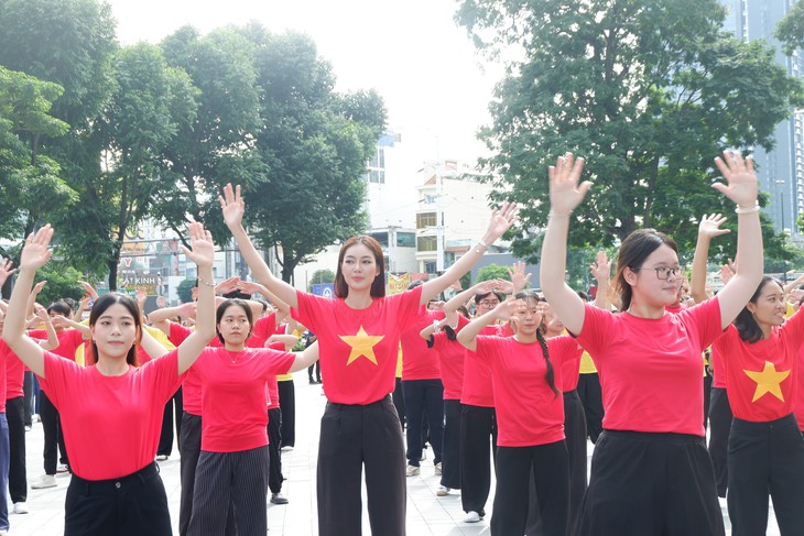 Ngọn lửa yêu nước được trao truyền từ những việc làm nhỏ - Ảnh 7.