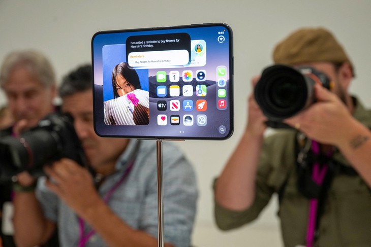 Chạm giá 2000 USD: iPhone Duo đắt gần gấp đôi nhưng nhiều cái còn thua iPhone 18 pro max? - Ảnh 1.
