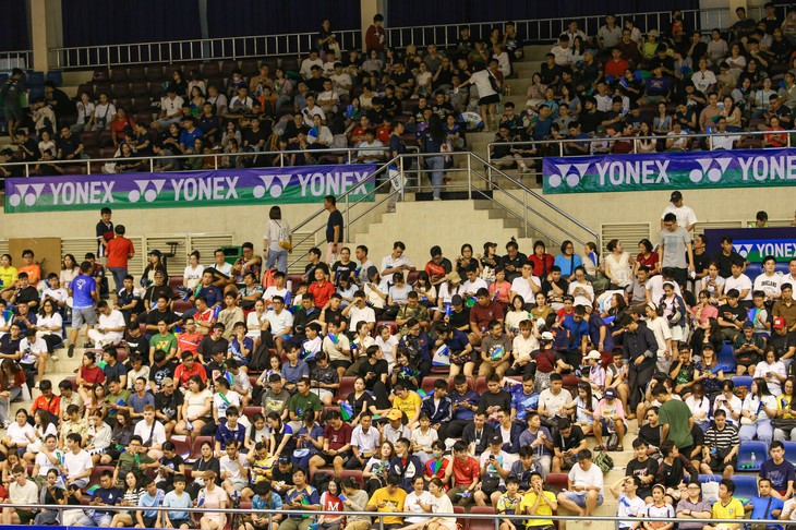 Người hâm mộ xếp hàng dài xem chung kết Vietnam Open 2026 - Ảnh 3.