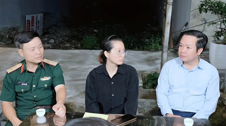 Bí thư Tỉnh ủy Hưng Yên thăm hỏi thân nhân Thiếu tá quên mình cứu người - Ảnh 1.