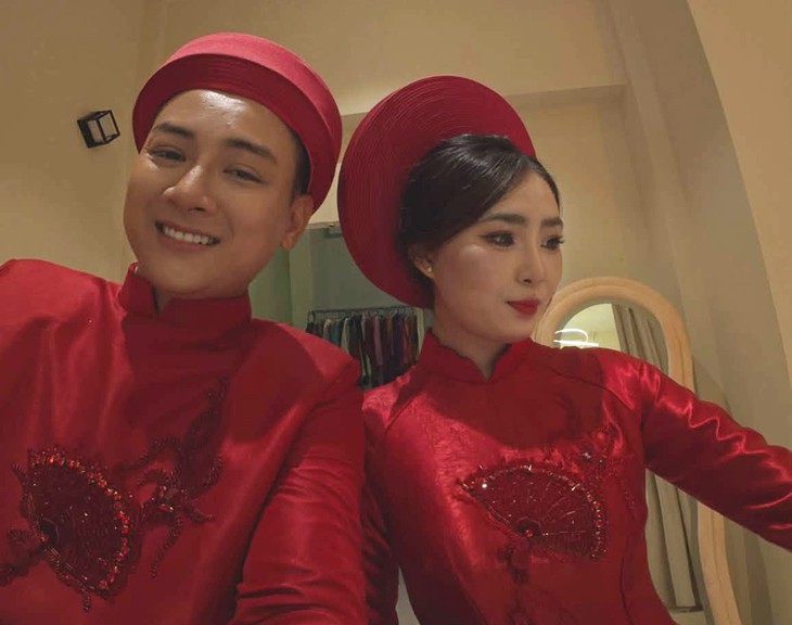 Hoài Lâm công khai ảnh cưới, danh tính cô dâu gây bất ngờ  - Ảnh 1.