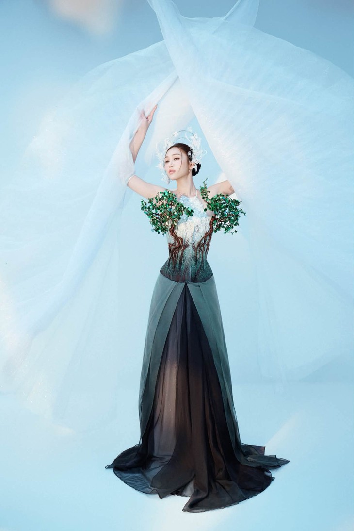 Minh Anh mang mùa bướm Cúc Phương lên sân khấu Miss International Queen - Ảnh 6.
