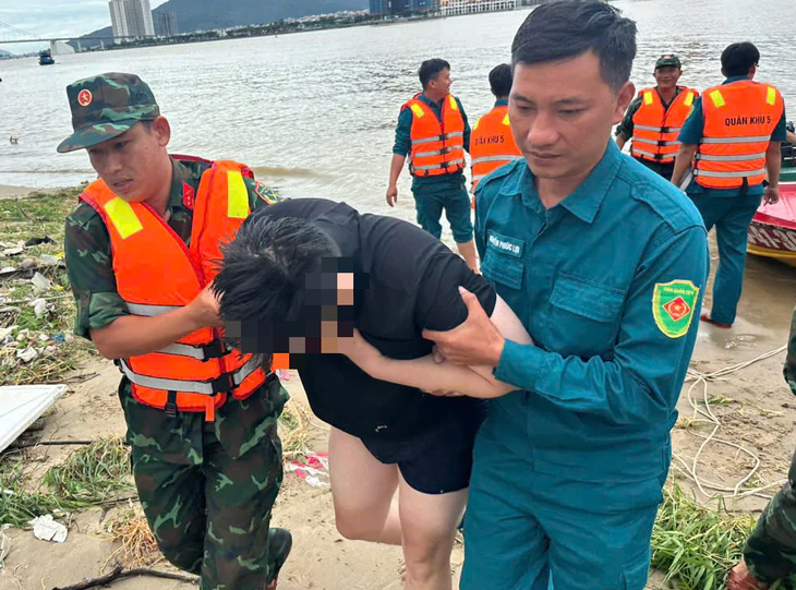 Thiếu tá quân đội mất tích khi nhảy sông Trà Lý cứu người: Chiếc phao 100.000 đồng có thể cứu một mạng người - Ảnh 2.