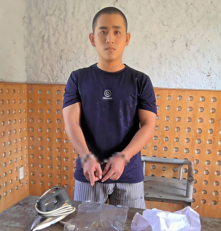 2 thanh niên Lâm Đồng làm tiền giả trong phòng - Ảnh 2.