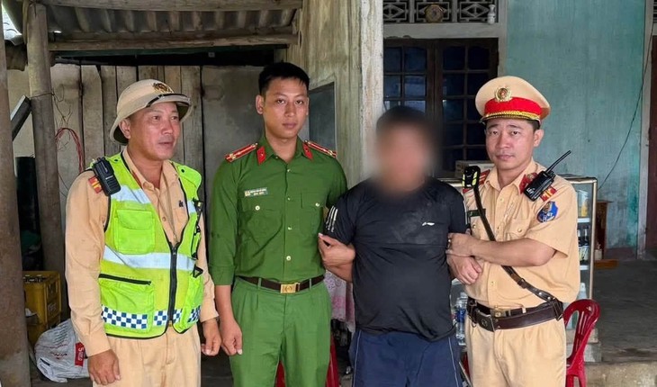 Phát hiện tài xế dương tính với ma túy khi đang lái xe tải trên quốc lộ 1 - Ảnh 1.