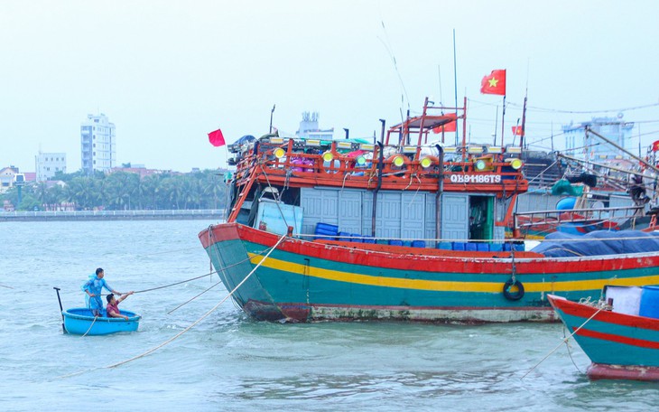 Nơi nào có ngập lụt hoặc sạt lở, học sinh Quảng Trị có thể nghỉ học - Ảnh 2.