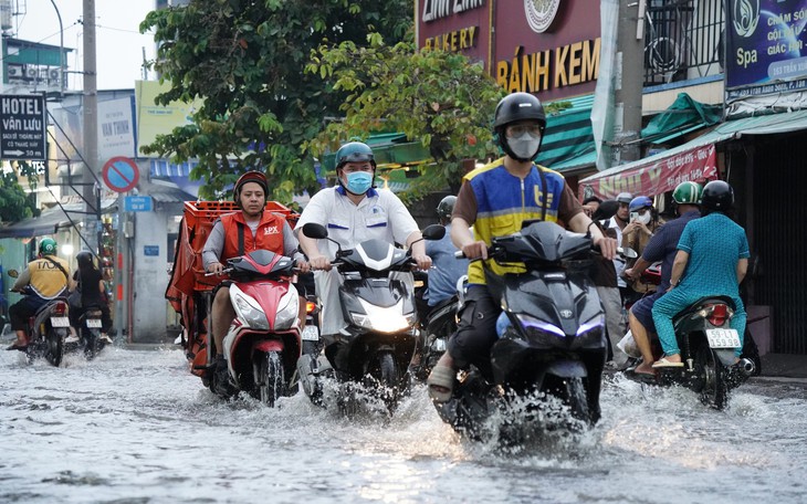 Cần Thơ điều chỉnh lịch học ứng phó mưa lũ và triều cường an toàn cho học sinh - Ảnh 6.