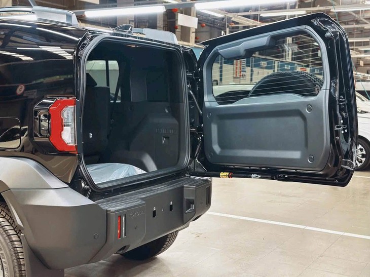 Đắt gần gấp đôi, Toyota Land Cruiser FJ vẫn bán chạy hơn Suzuki Jimny ở Việt Nam - Ảnh 8.