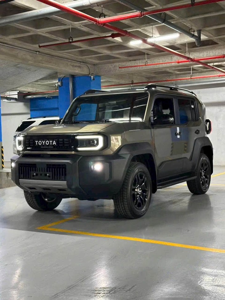Đắt gần gấp đôi, Toyota Land Cruiser FJ vẫn bán chạy hơn Suzuki Jimny ở Việt Nam - Ảnh 3.