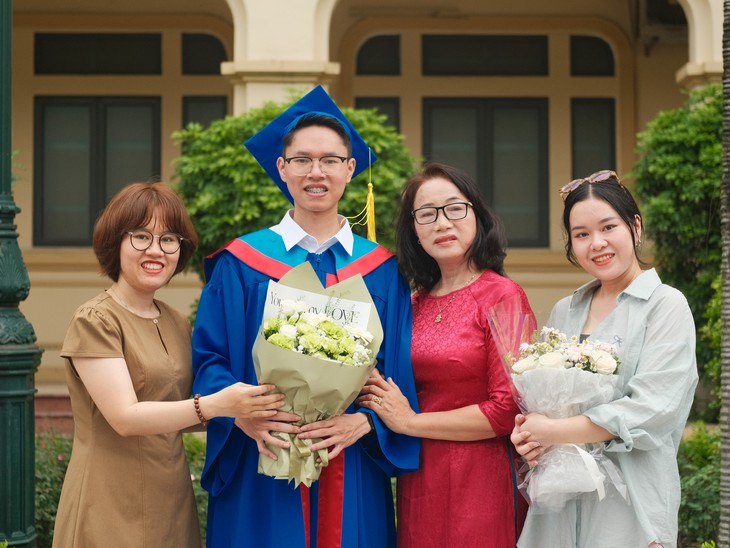 Từng hụt hẫng vì điểm thấp, chàng trai xứ Quảng vào Top 5 bác sĩ nội trú - Ảnh 4.