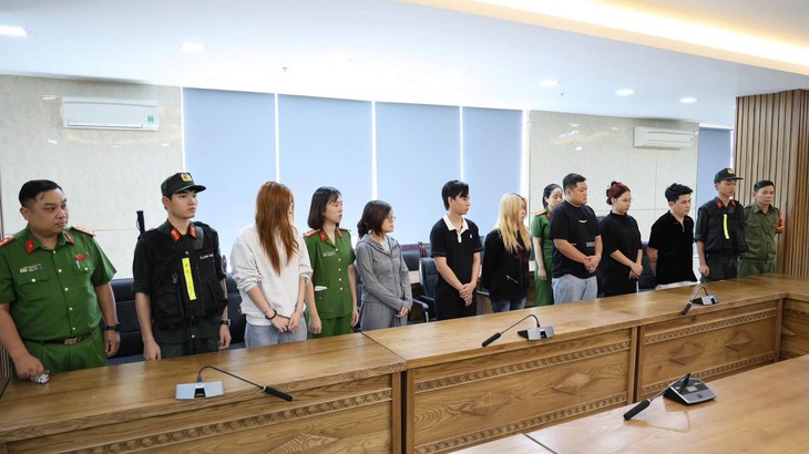 Khởi tố quản lý cùng 6 nhân viên quán bar ở ‘phố Tây’ An Thượng vì buôn bán khí cười - Ảnh 2.