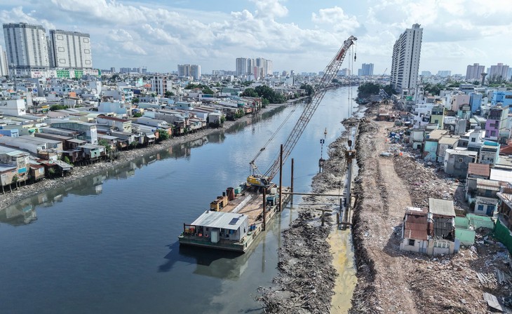 Phường Chánh Hưng hoàn thành bàn giao 100% mặt bằng dự án bờ Bắc kênh Đôi  - Ảnh 1.