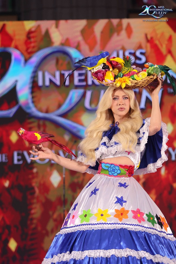 Minh Anh mang mùa bướm Cúc Phương lên sân khấu Miss International Queen - Ảnh 15.