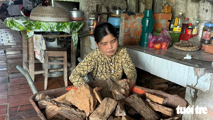 Nữ sinh mồ côi là học sinh giỏi tỉnh, xin ĐH Cần Thơ hoãn đóng học phí vì chưa đủ tiền - Ảnh 2.