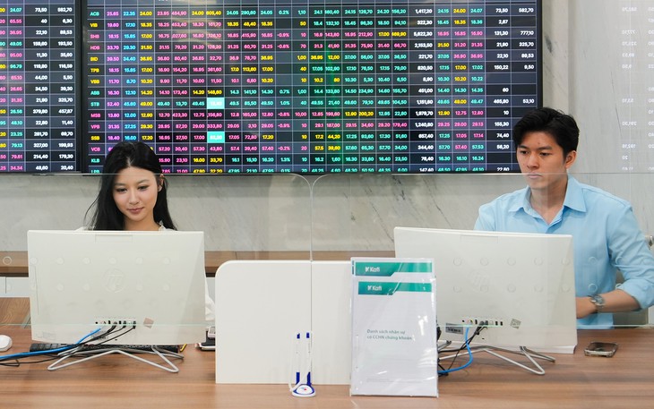 Cổ phiếu họ Gelex bật dậy sau phiên giảm sàn, SSB tiếp tục tăng trần - Ảnh 4.