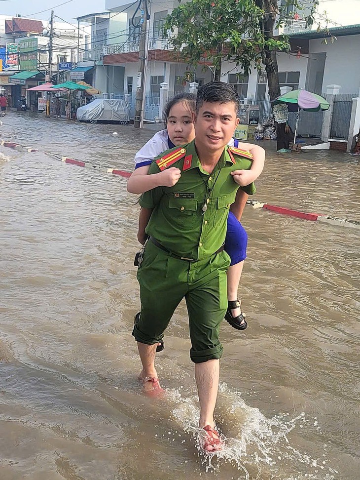 Cần Thơ điều chỉnh lịch học ứng phó mưa lũ và triều cường an toàn cho học sinh - Ảnh 4.