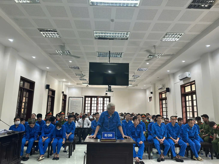 Cựu viện trưởng Viện Pháp y tâm thần Trung ương Biên Hòa bị đề nghị đến 17 năm 9 tháng tù - Ảnh 2.