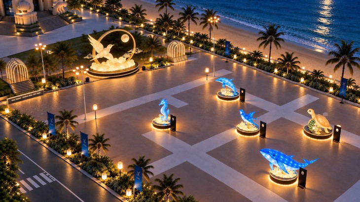 Lần đầu tiên Khánh Hòa tổ chức lễ hội Trung thu, hàng ngàn lồng đèn thắp sáng vịnh Nha Trang   - Ảnh 2.