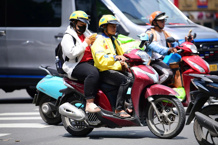 Từ vụ tài xế Grab: thu nhập tài xế không nên thay đổi theo từng cuốc xe - Ảnh 1.