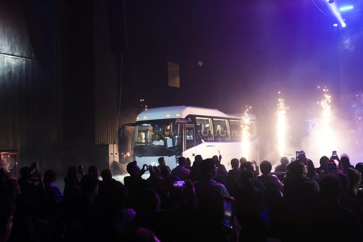 Xe bus Kim Long chính thức ra mắt thị trường Thái Lan - Ảnh 3.