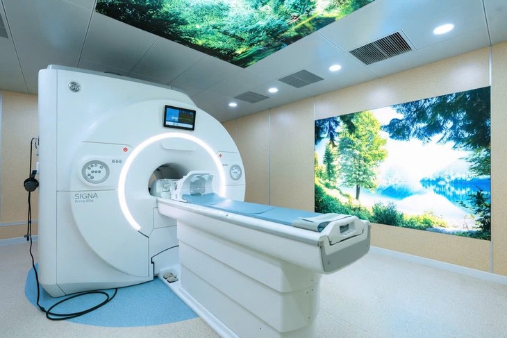 Bệnh viện Hoàn Mỹ Đà Lạt ứng dụng MRI tích hợp AI chẩn đoán bệnh - Ảnh 2.