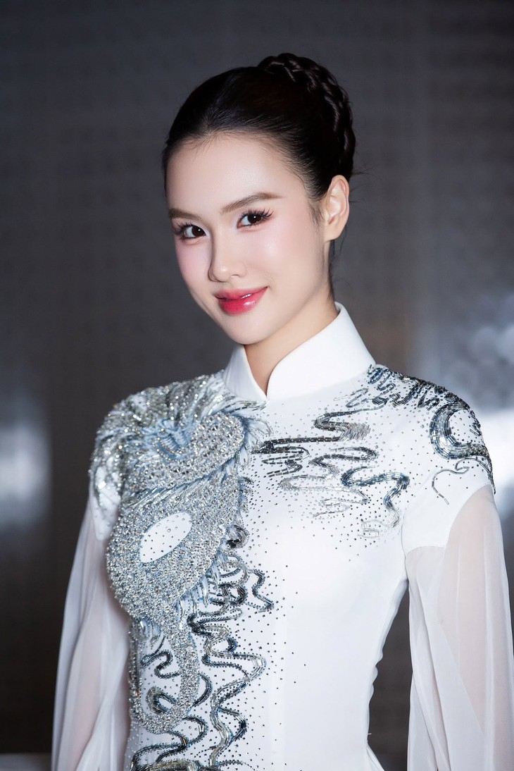 Miss Earth Water từng bị tước danh hiệu vì thi hoa hậu khác, Trịnh Mỹ Anh thì sao? - Ảnh 1.