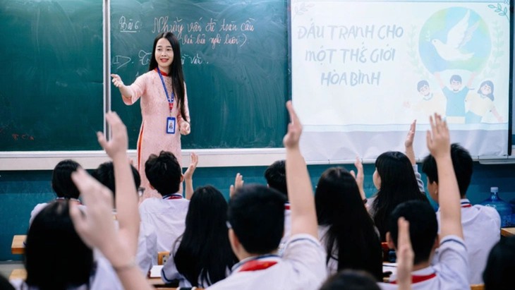 Tôi là giáo viên mới 52 tuổi mà mệt mỏi, không biết đến lúc nghỉ hưu sẽ 'bết' cỡ nào - Ảnh 1.