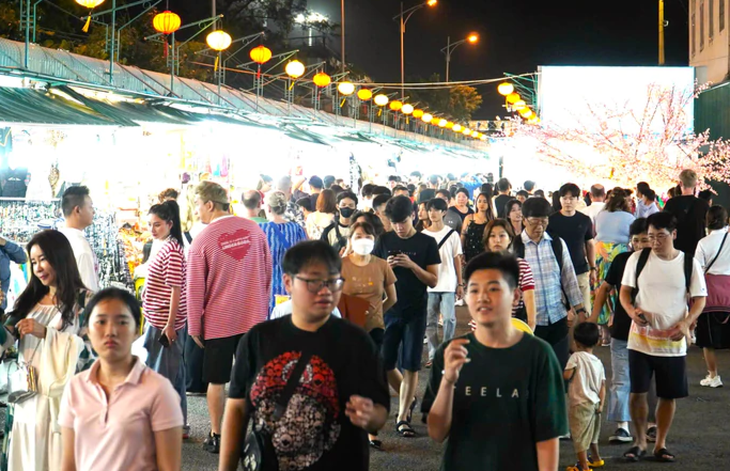 Nha Trang phát triển kinh tế đêm, nghiên cứu làm bãi tắm đêm - Ảnh 1.